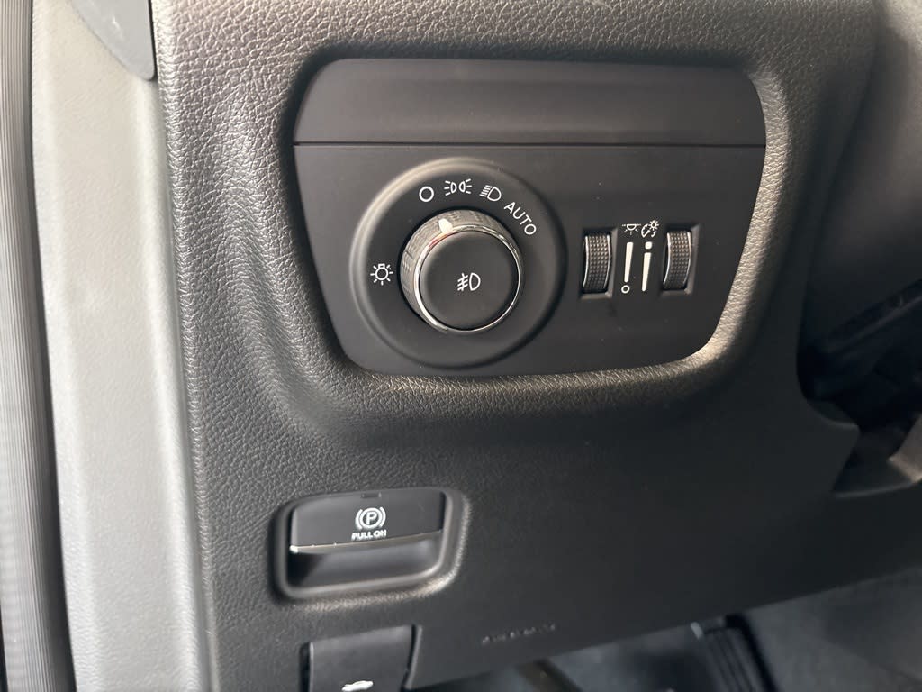 Thumbnail: 2025 Jeep Grand Cherokee - 20