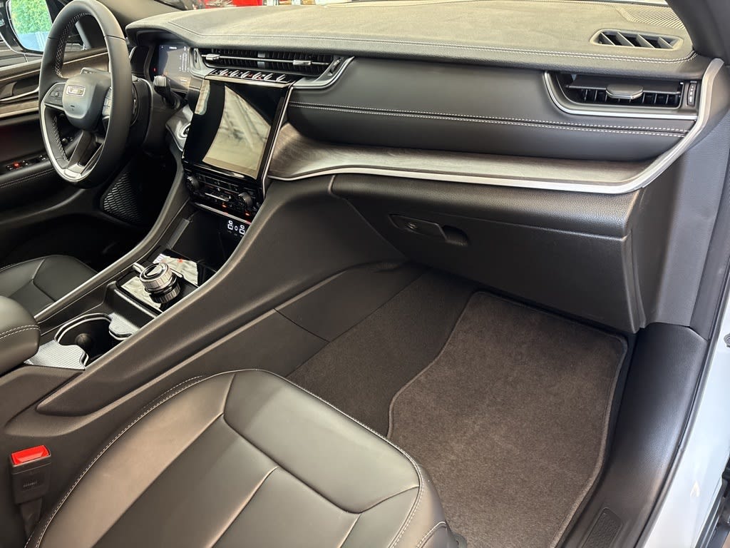 Thumbnail: 2025 Jeep Grand Cherokee - 12