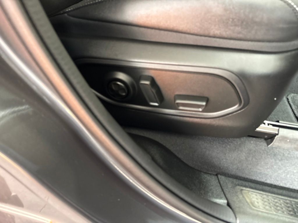 Thumbnail: 2023 Jeep Grand Cherokee - 46