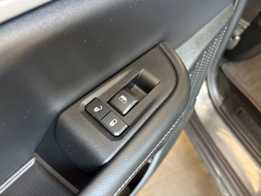 Thumbnail: 2023 Jeep Grand Cherokee - 35