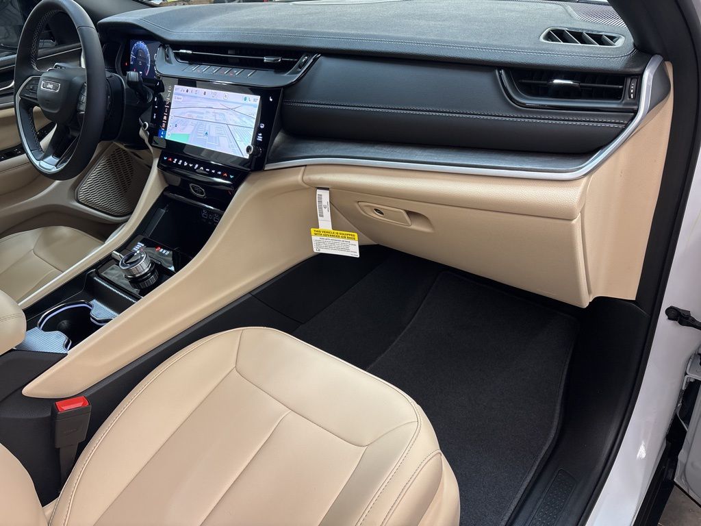 Thumbnail: 2026 Jeep Grand Cherokee - 45