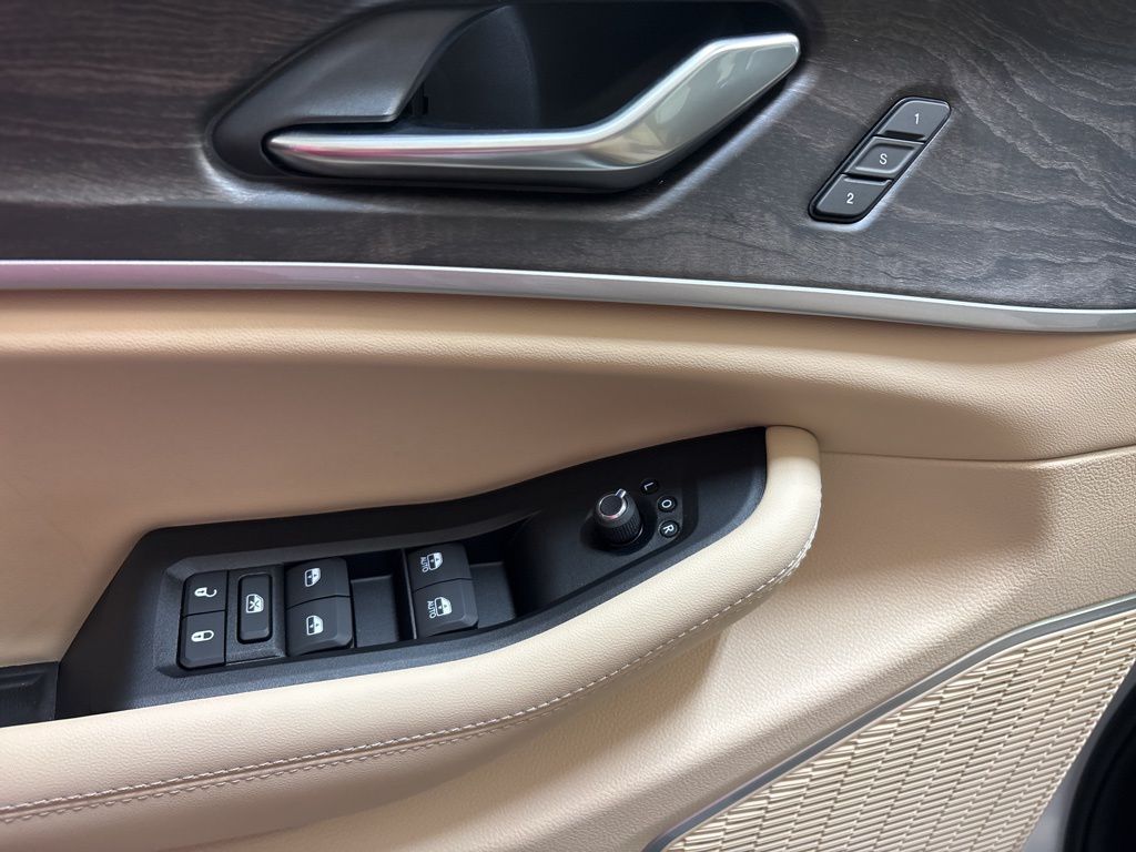 Thumbnail: 2026 Jeep Grand Cherokee - 21