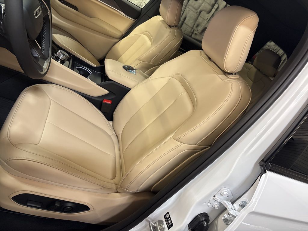Thumbnail: 2026 Jeep Grand Cherokee - 9