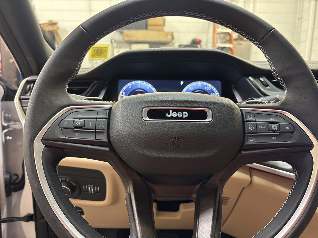 Thumbnail: 2026 Jeep Grand Cherokee - 8