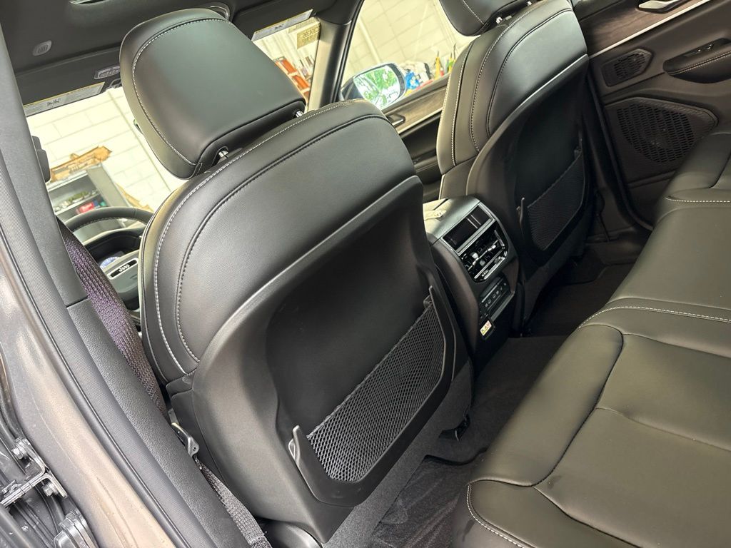 Thumbnail: 2026 Jeep Grand Cherokee - 11