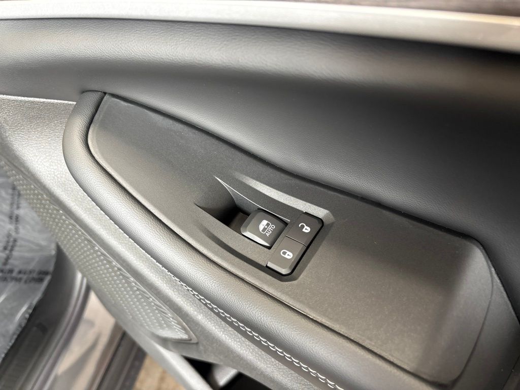 Thumbnail: 2026 Jeep Grand Cherokee - 43