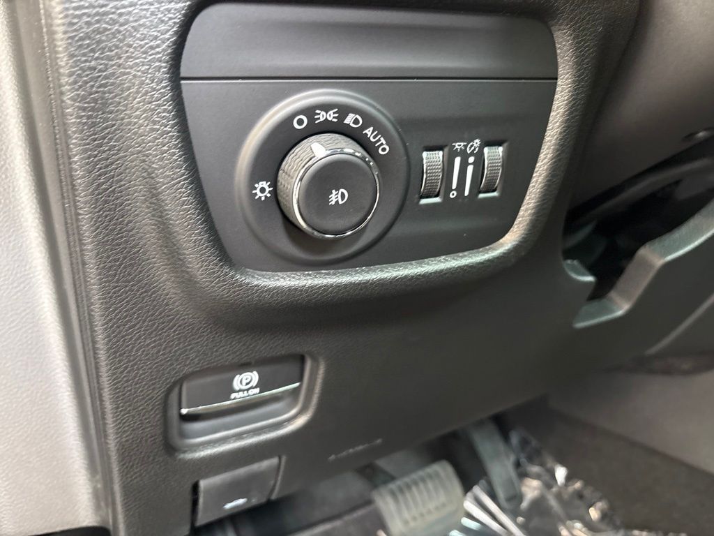 Thumbnail: 2026 Jeep Grand Cherokee - 23