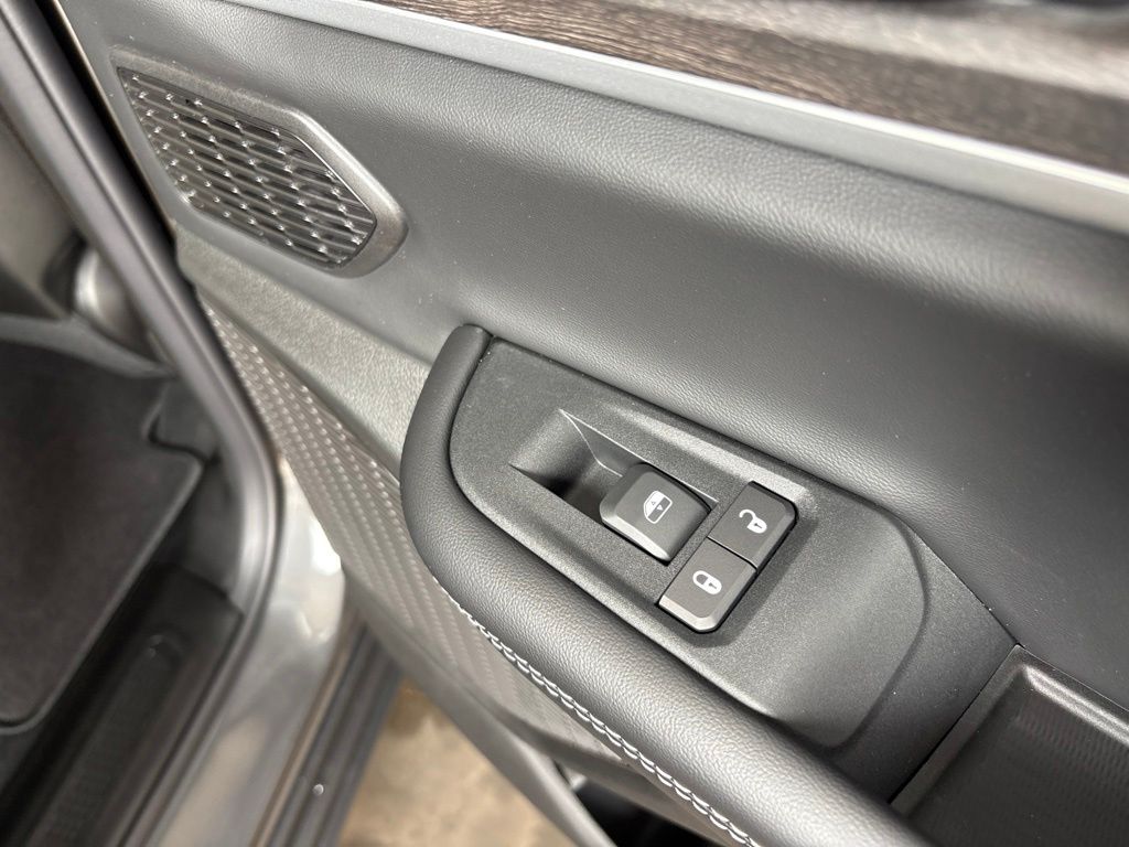 Thumbnail: 2026 Jeep Grand Cherokee - 38