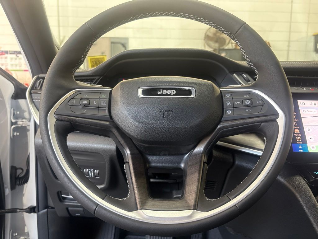 Thumbnail: 2026 Jeep Grand Cherokee - 7