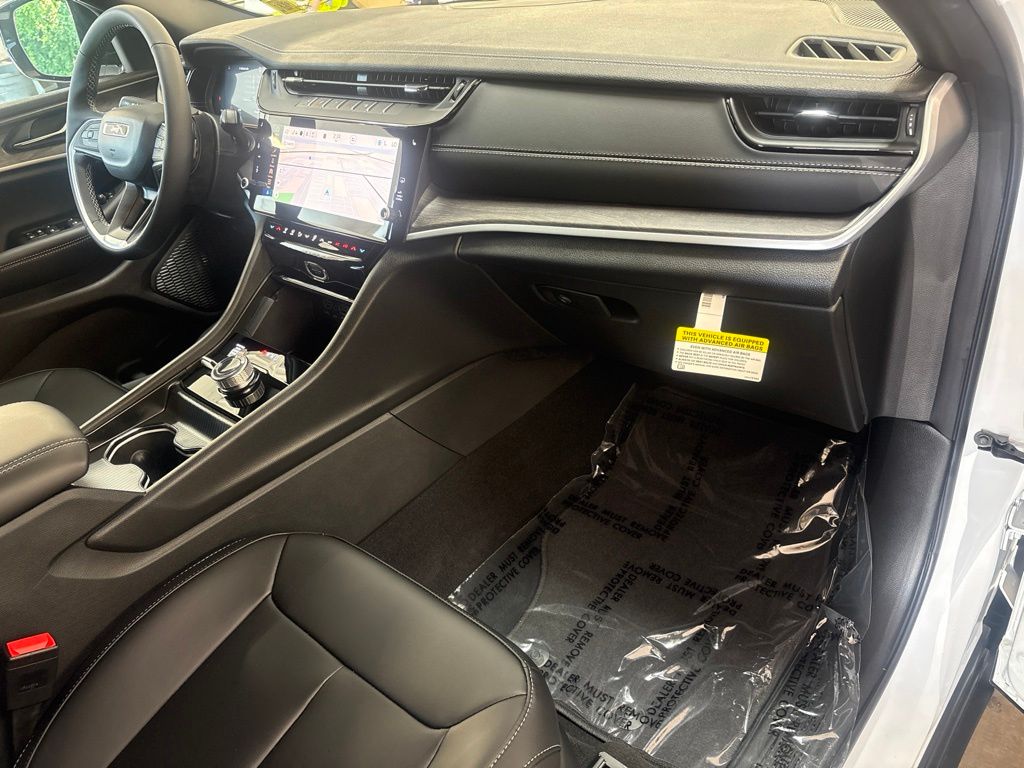 Thumbnail: 2026 Jeep Grand Cherokee - 11