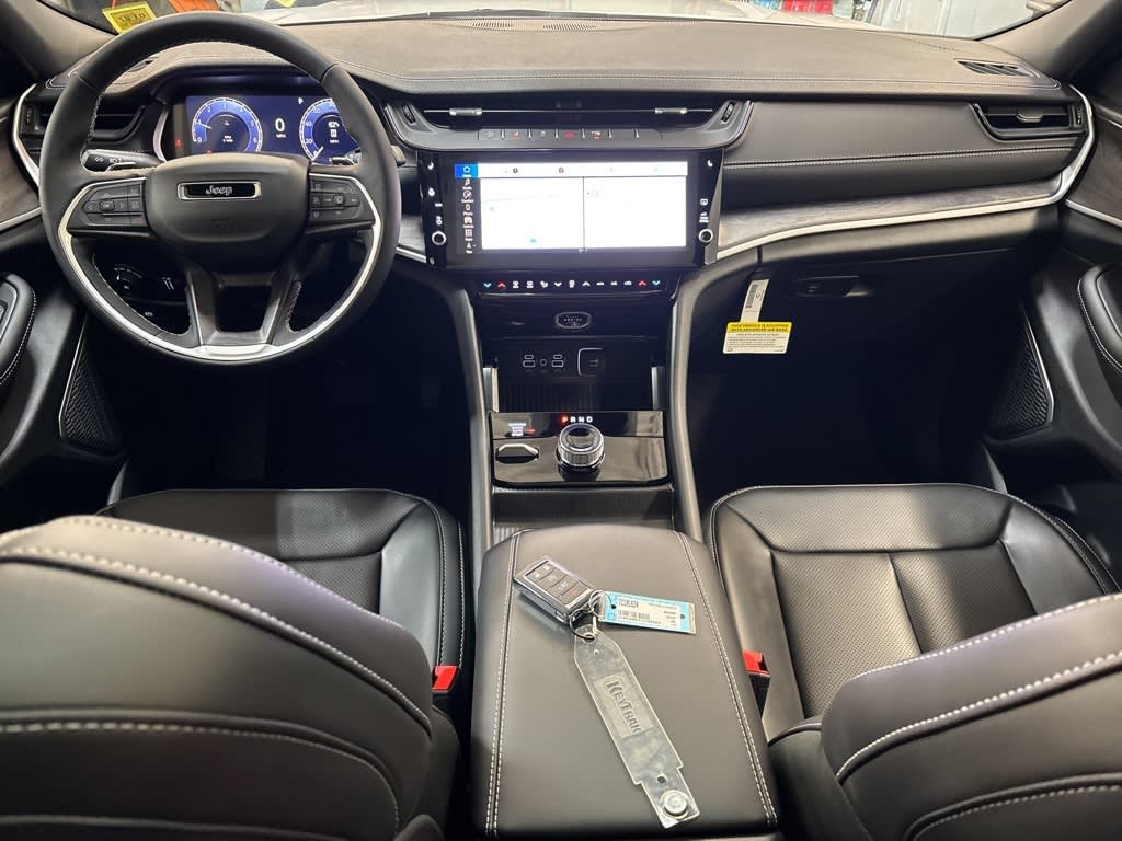 Thumbnail: 2026 Jeep Grand Cherokee - 12