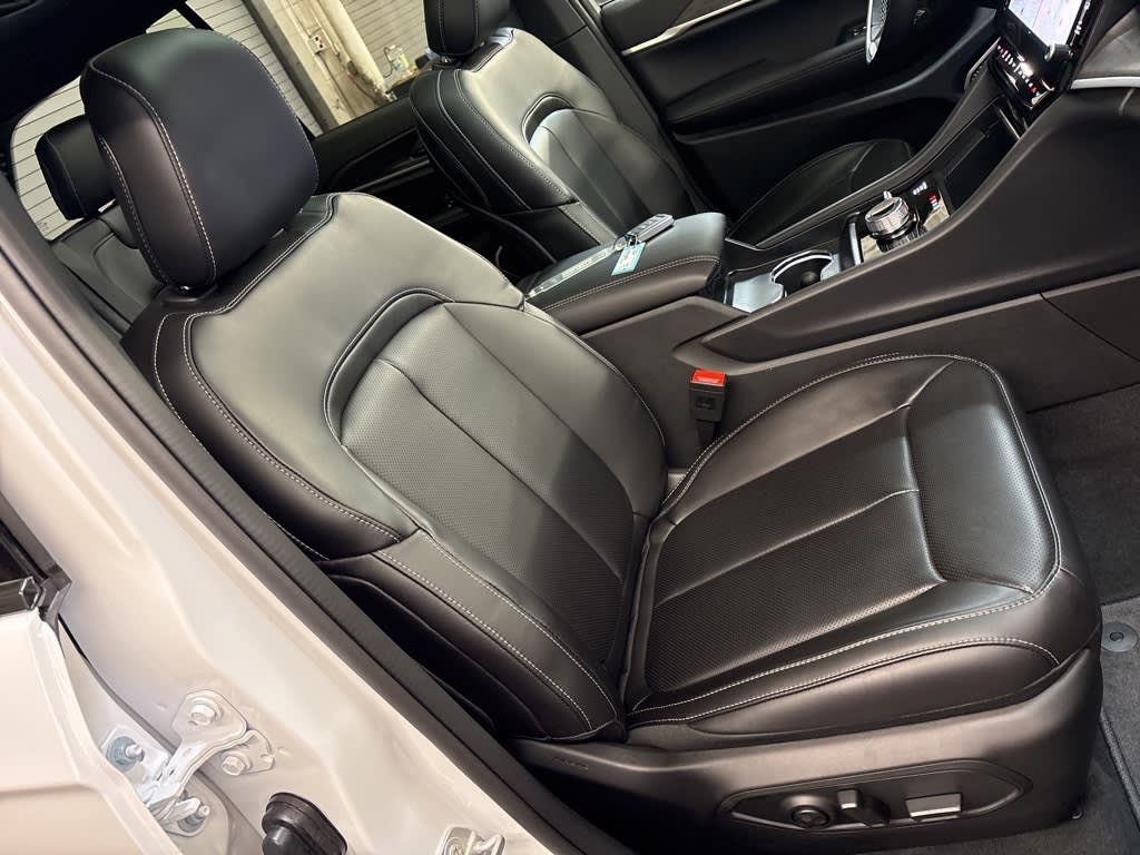 Thumbnail: 2026 Jeep Grand Cherokee - 10