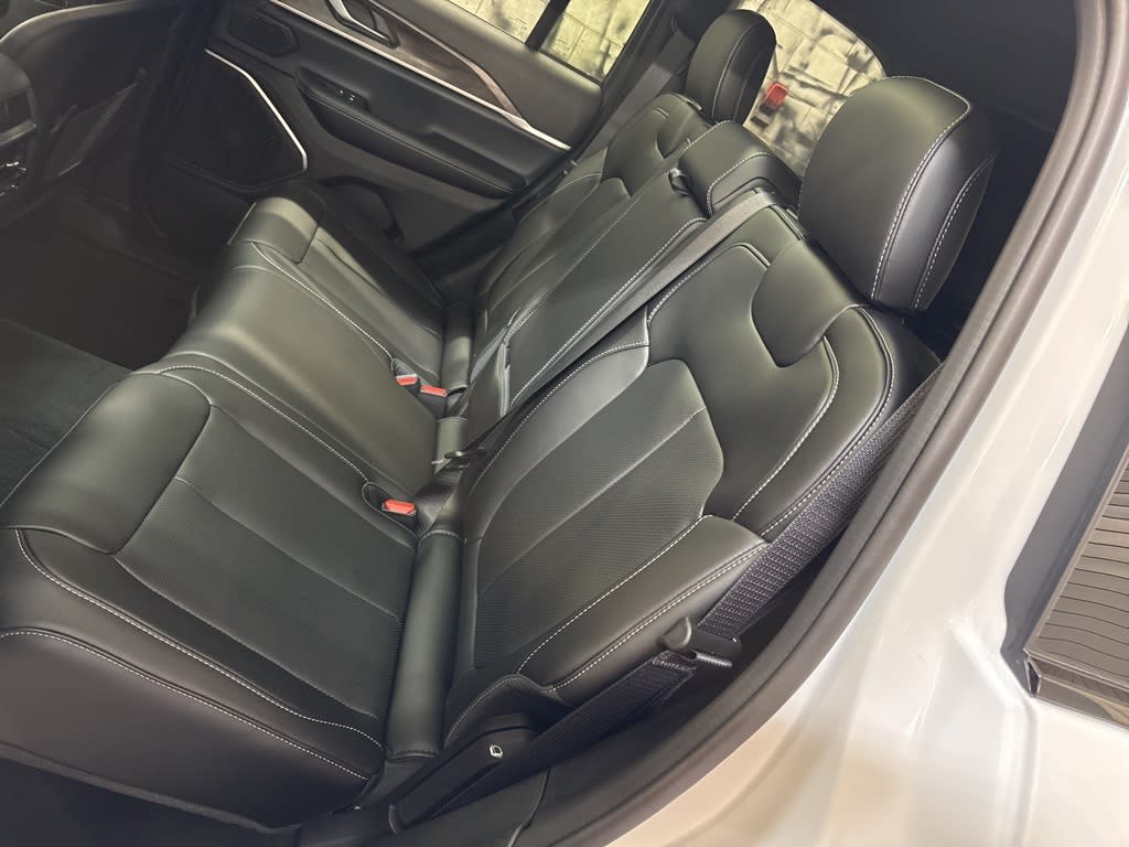 Thumbnail: 2026 Jeep Grand Cherokee - 9