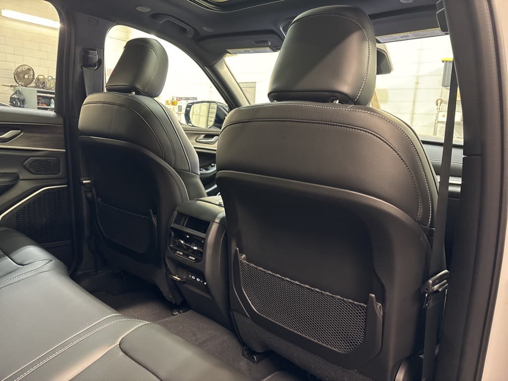 Thumbnail: 2026 Jeep Grand Cherokee - 42