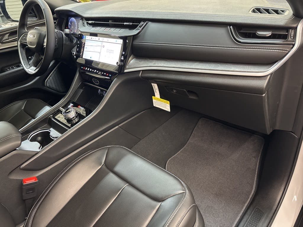 Thumbnail: 2026 Jeep Grand Cherokee - 13