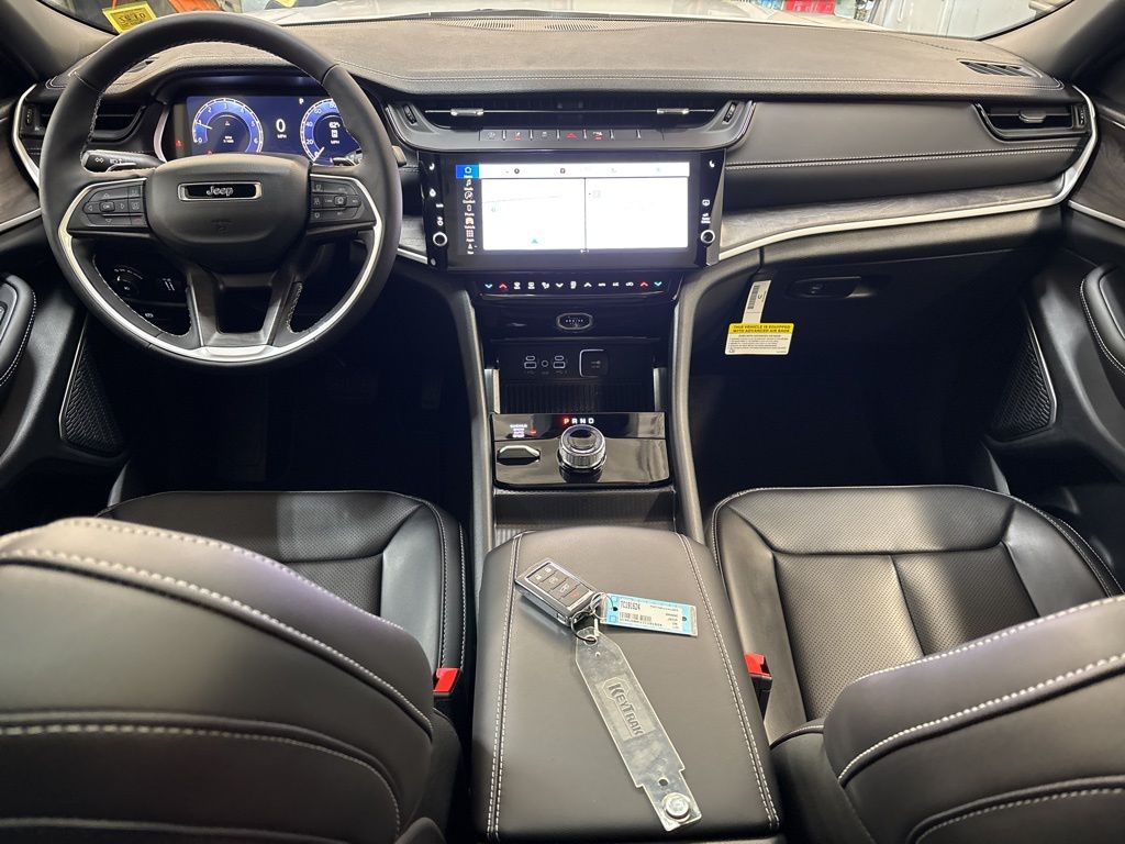 Thumbnail: 2026 Jeep Grand Cherokee - 12