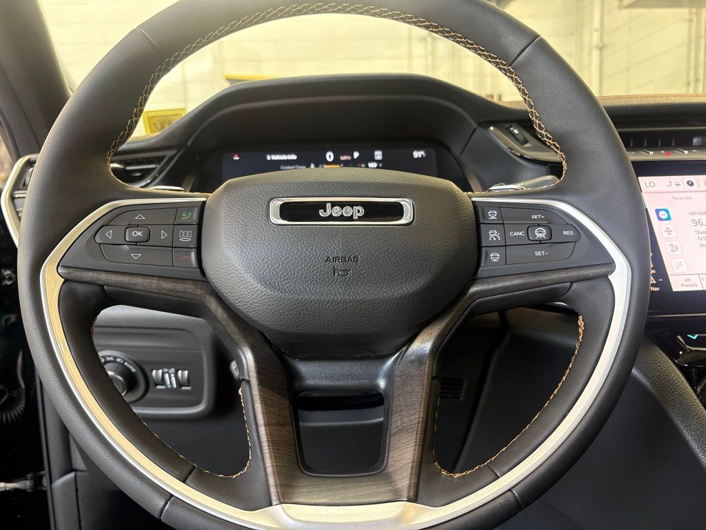 Thumbnail: 2026 Jeep Grand Cherokee - 8