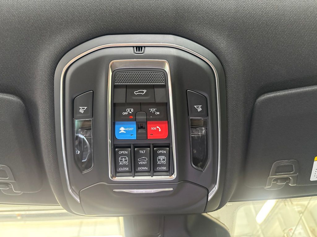 Thumbnail: 2026 Jeep Grand Cherokee - 31