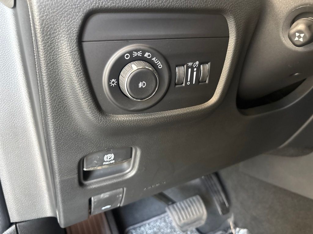 Thumbnail: 2026 Jeep Grand Cherokee - 24