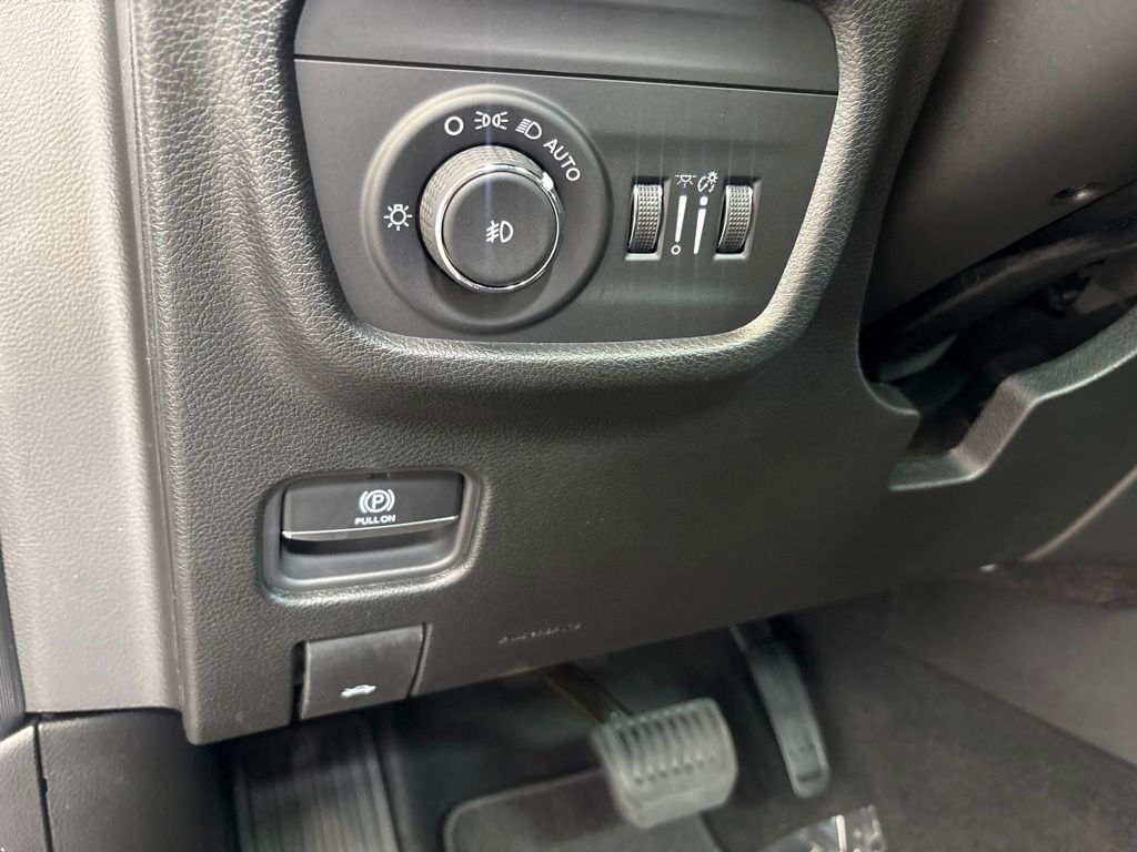 Thumbnail: 2026 Jeep Grand Cherokee - 23
