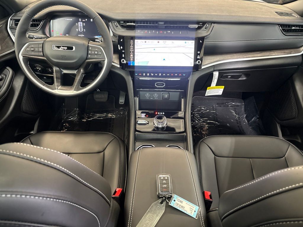 Thumbnail: 2026 Jeep Grand Cherokee - 13