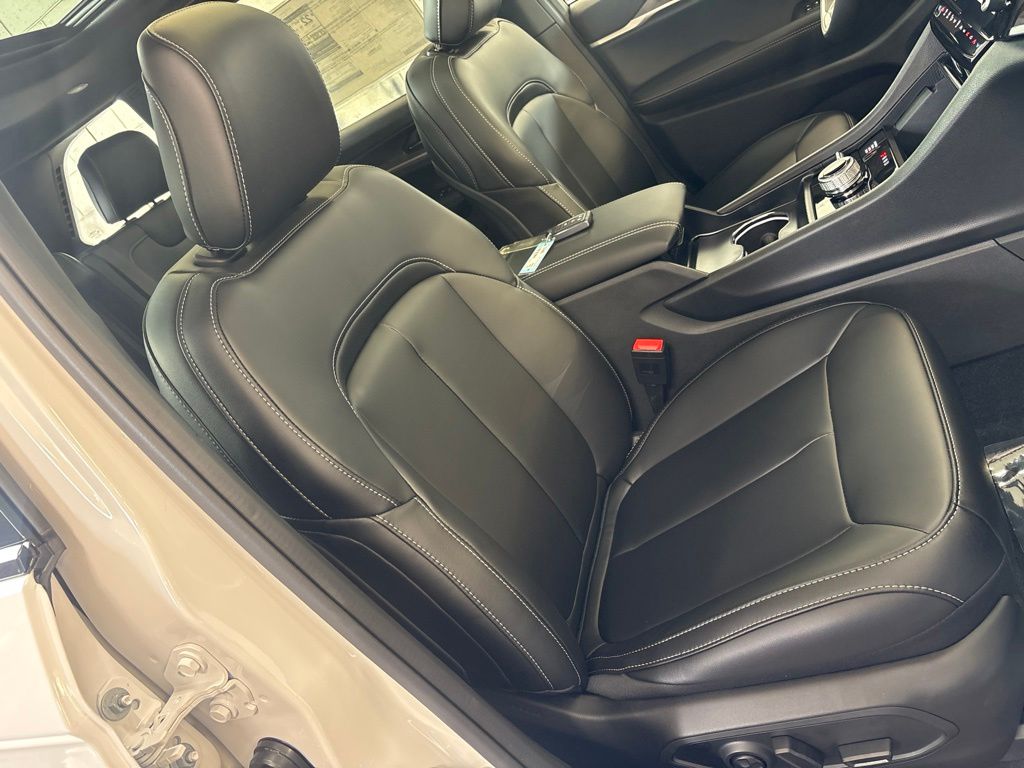 Thumbnail: 2026 Jeep Grand Cherokee - 9