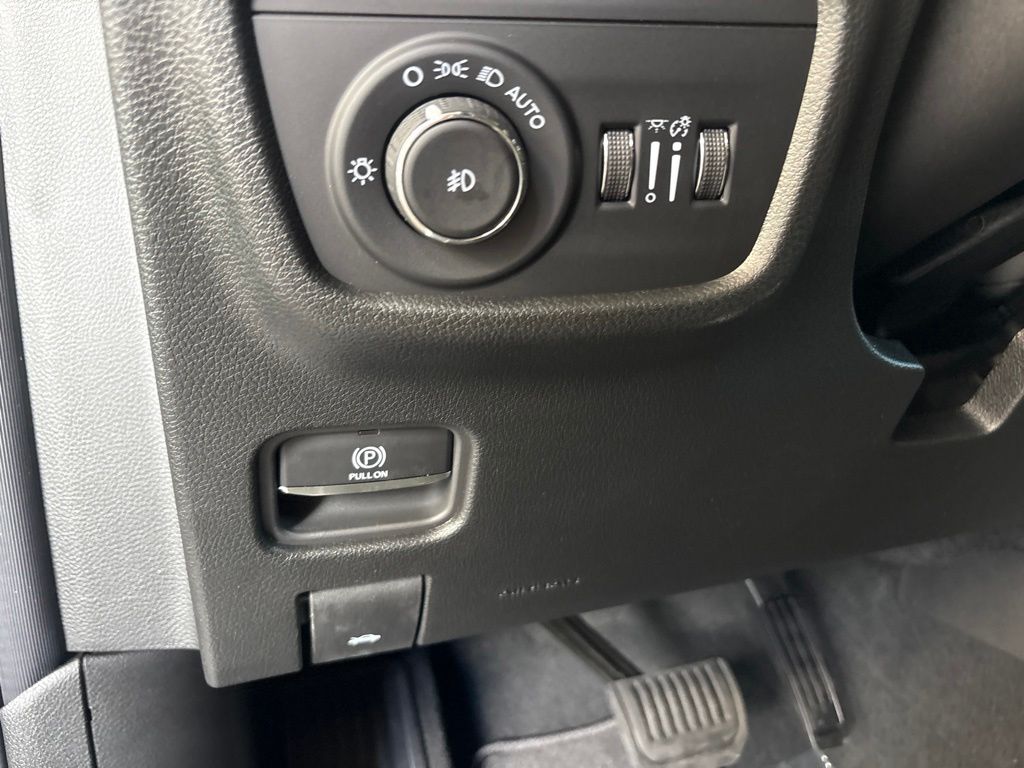 Thumbnail: 2026 Jeep Grand Cherokee - 21