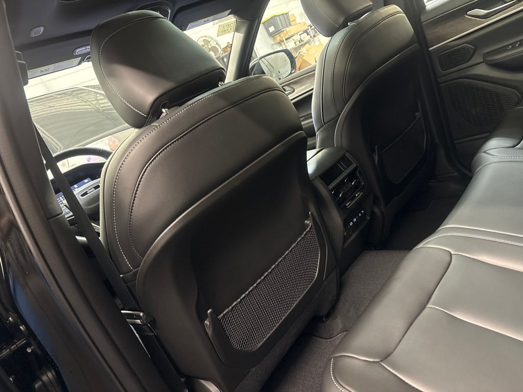 Thumbnail: 2026 Jeep Grand Cherokee - 35