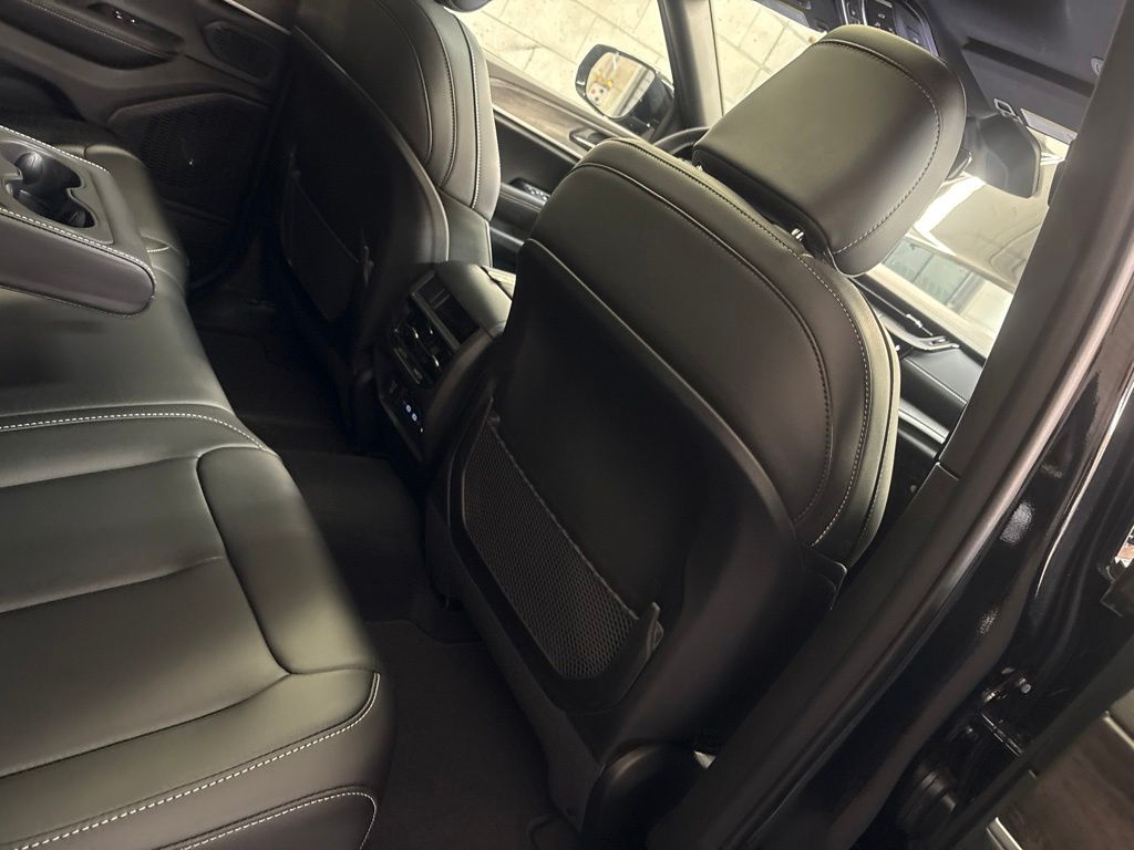 Thumbnail: 2026 Jeep Grand Cherokee - 41