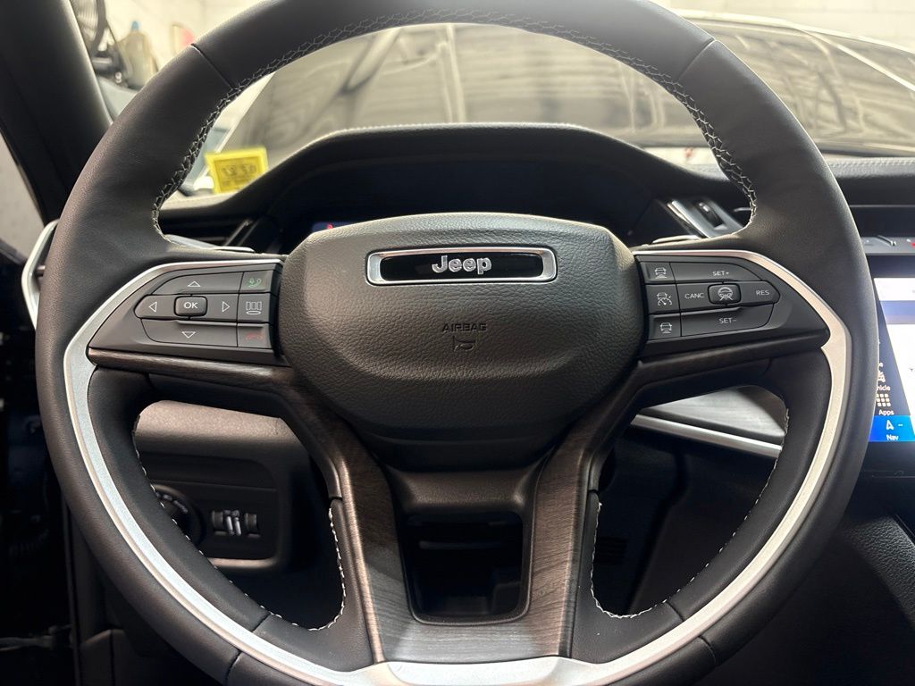 Thumbnail: 2026 Jeep Grand Cherokee - 7
