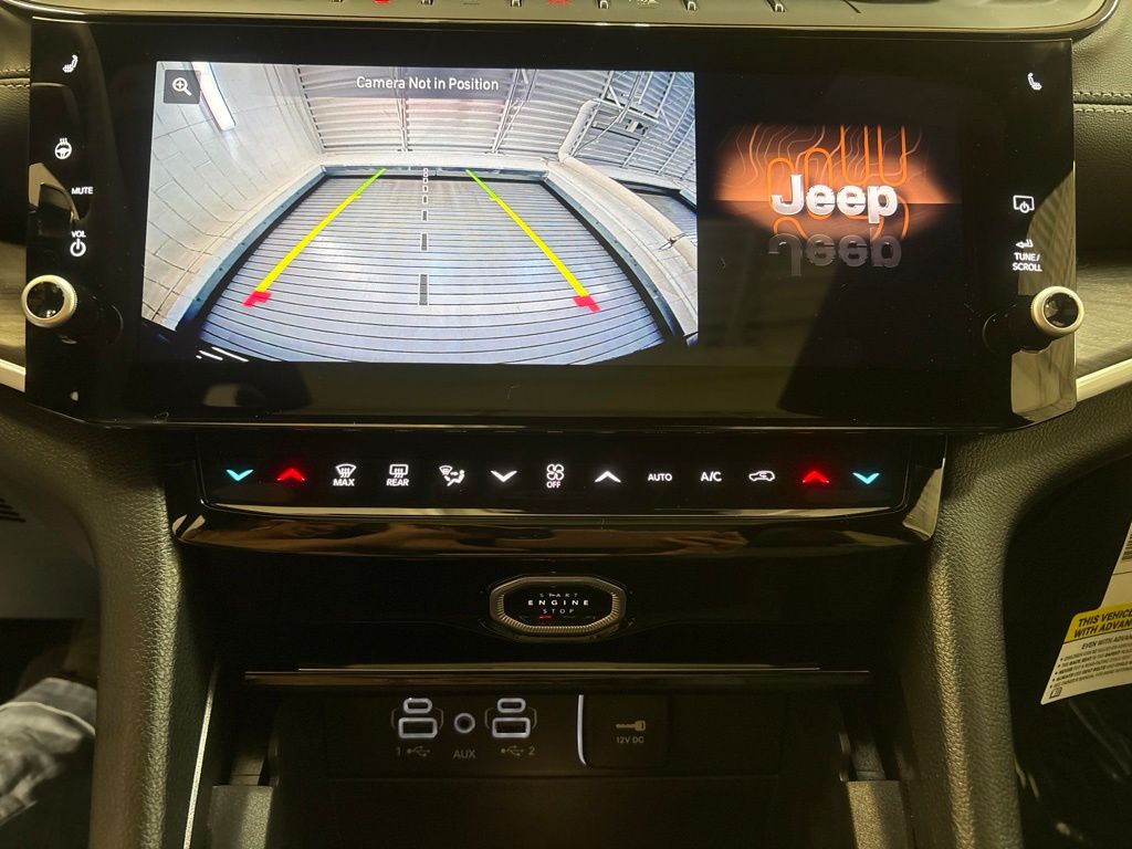 Thumbnail: 2026 Jeep Grand Cherokee - 32