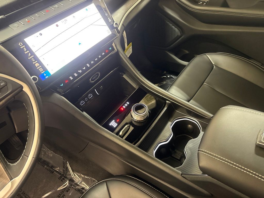 Thumbnail: 2026 Jeep Grand Cherokee - 14