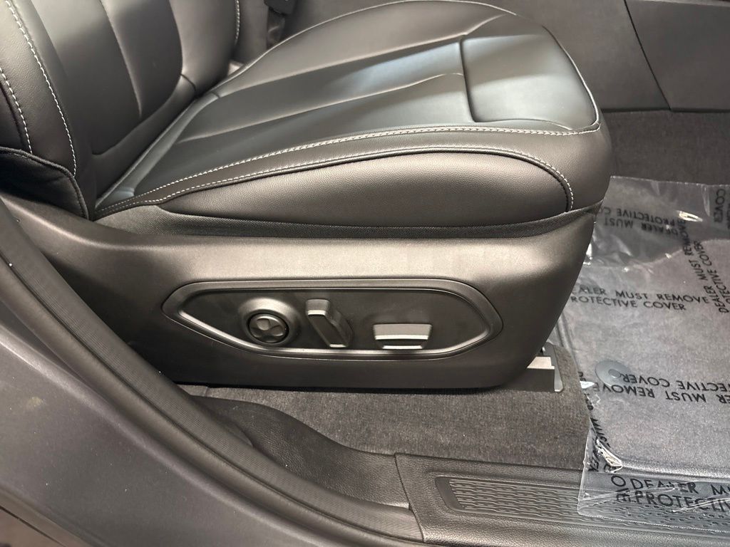 Thumbnail: 2026 Jeep Grand Cherokee - 6