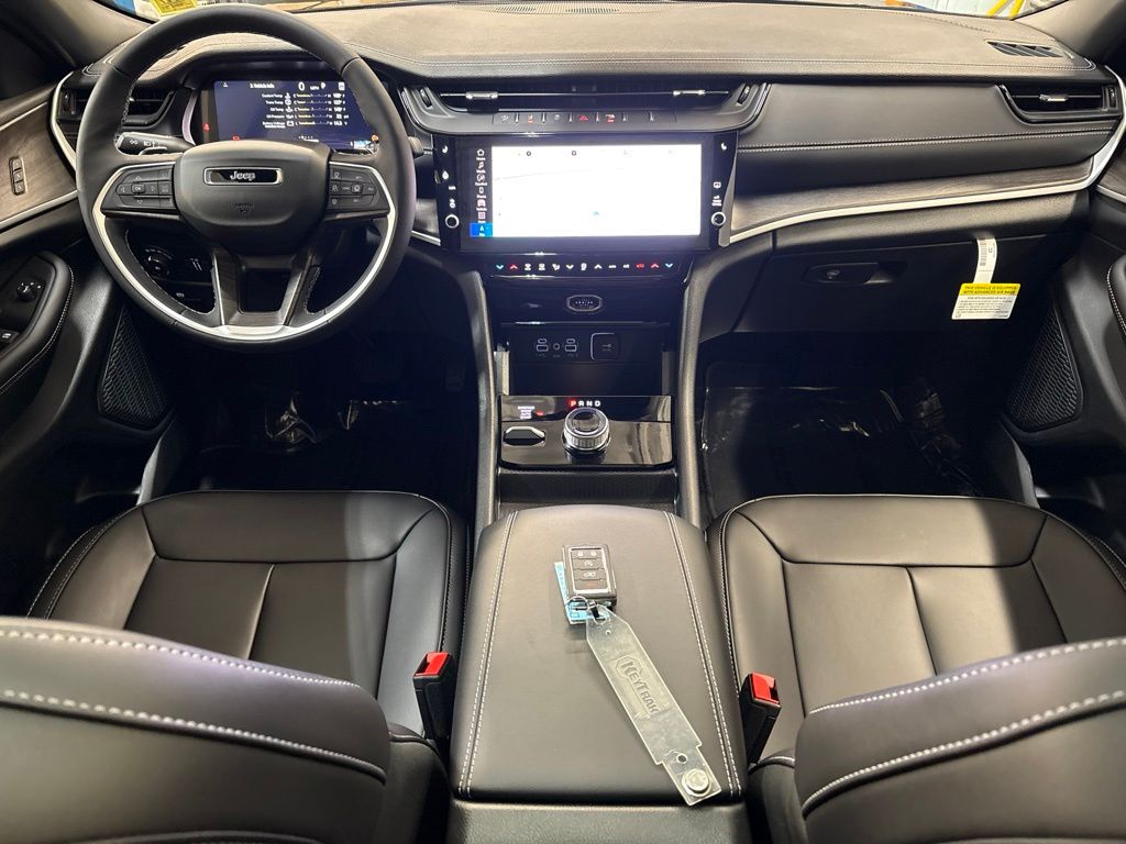 Thumbnail: 2026 Jeep Grand Cherokee - 13