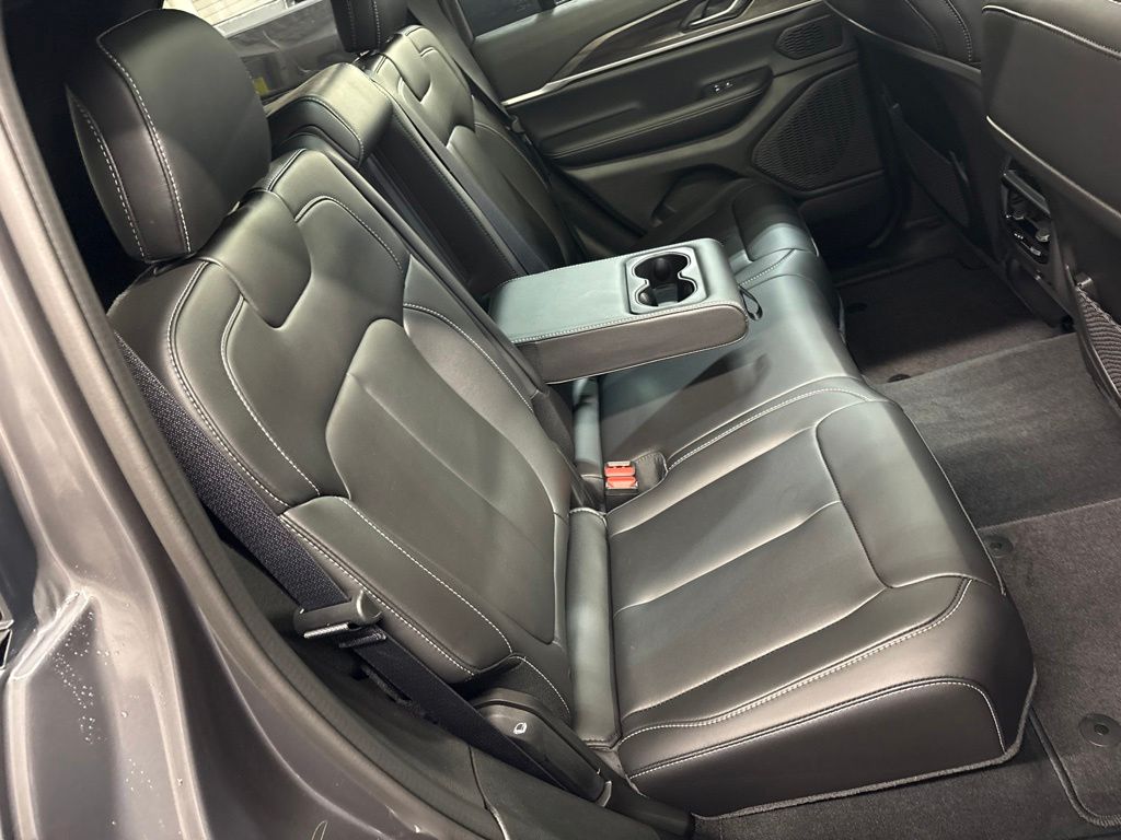 Thumbnail: 2026 Jeep Grand Cherokee - 9