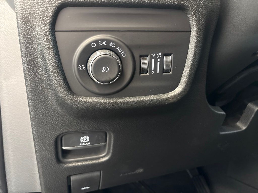 Thumbnail: 2026 Jeep Grand Cherokee - 23