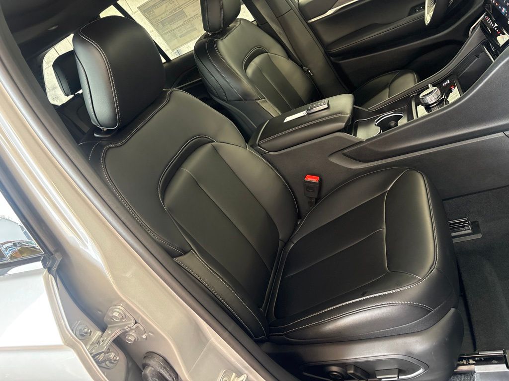 Thumbnail: 2026 Jeep Grand Cherokee - 10