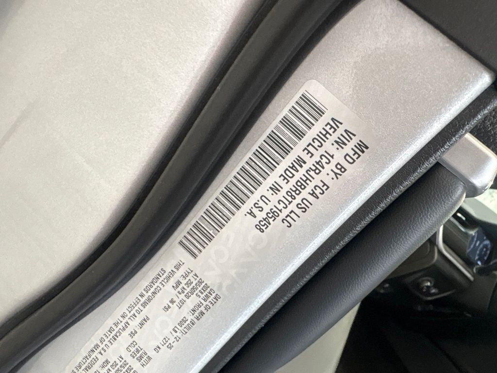 Thumbnail: 2026 Jeep Grand Cherokee - 47