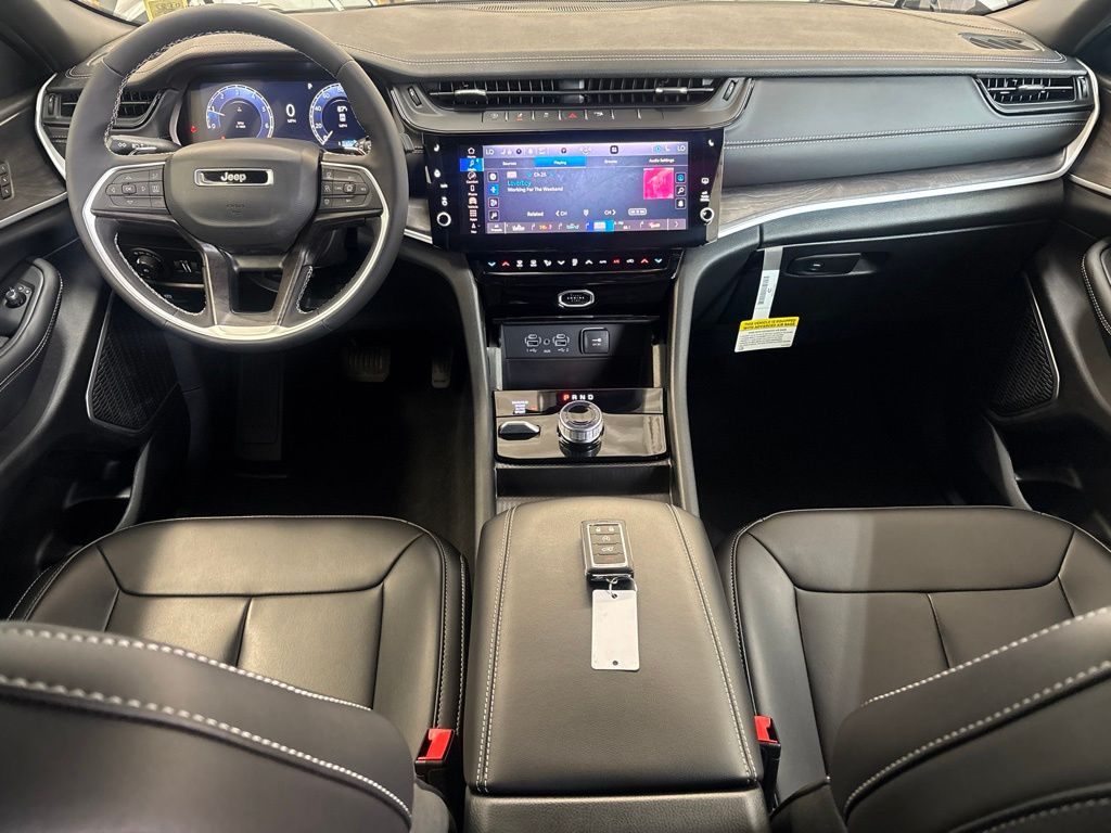 Thumbnail: 2026 Jeep Grand Cherokee - 12