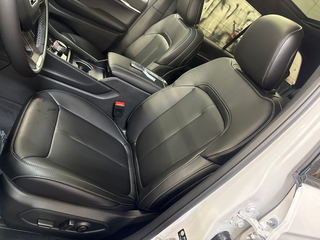 Thumbnail: 2026 Jeep Grand Cherokee - 8