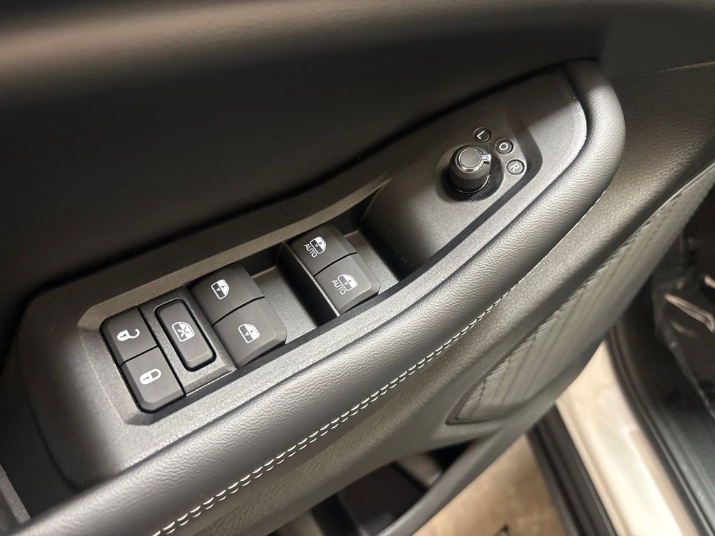 Thumbnail: 2026 Jeep Grand Cherokee - 20