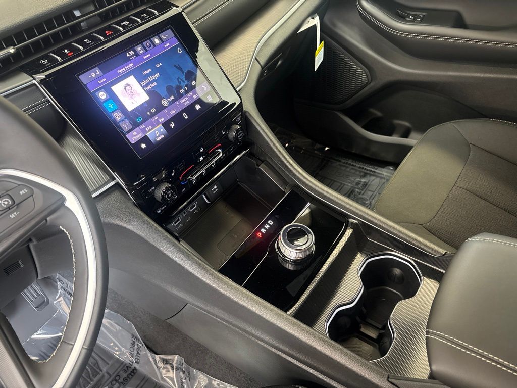 Thumbnail: 2026 Jeep Grand Cherokee L - 14