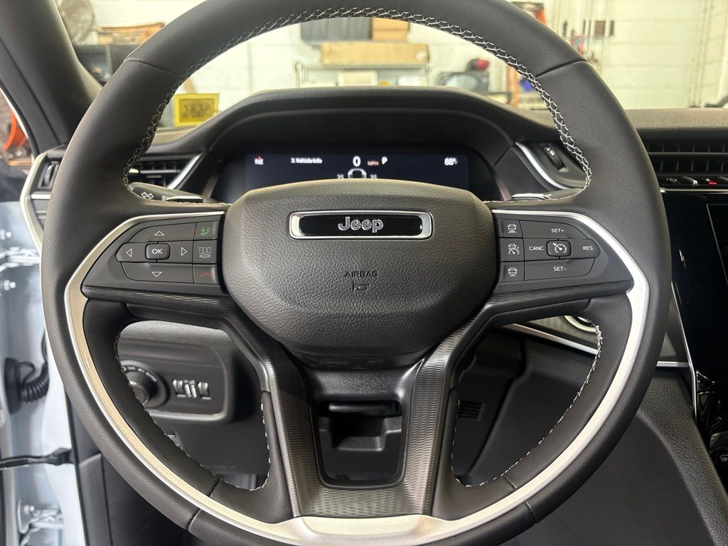 Thumbnail: 2026 Jeep Grand Cherokee L - 7