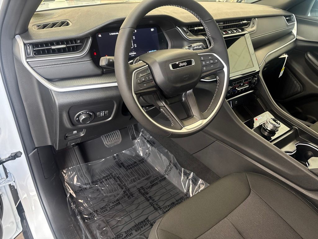 Thumbnail: 2026 Jeep Grand Cherokee L - 2