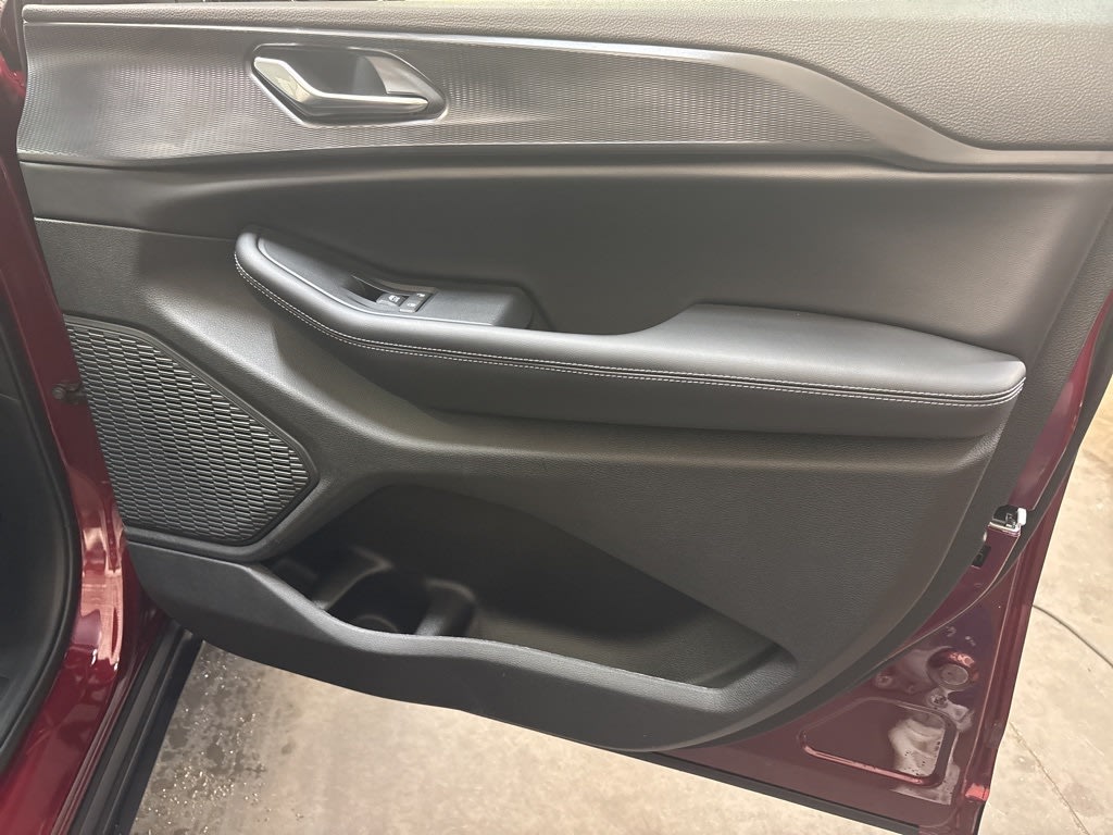 Thumbnail: 2025 Jeep Grand Cherokee L - 38