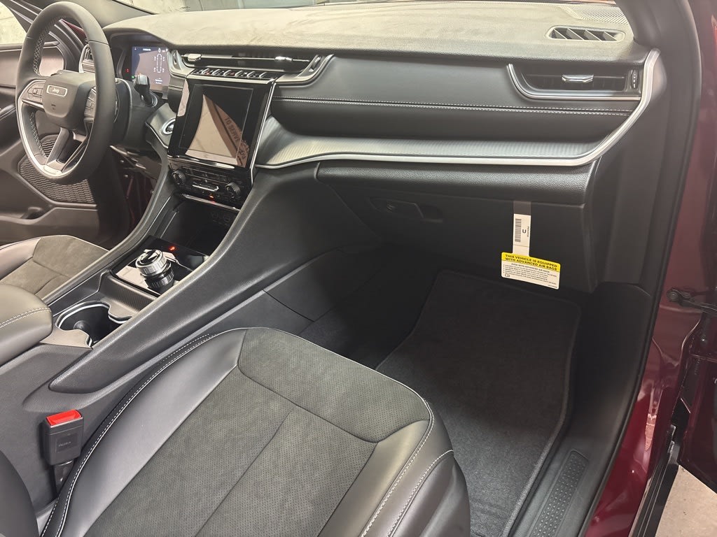 Thumbnail: 2025 Jeep Grand Cherokee L - 13