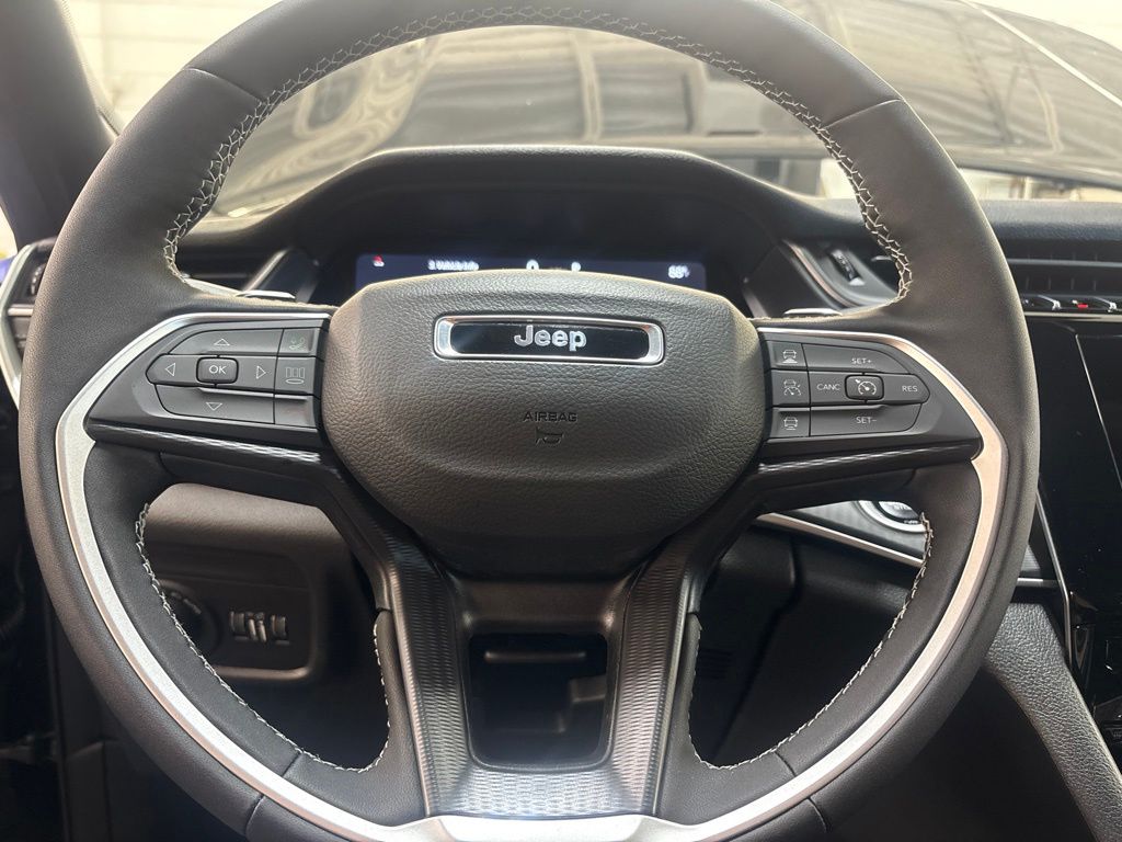 Thumbnail: 2026 Jeep Grand Cherokee L - 8