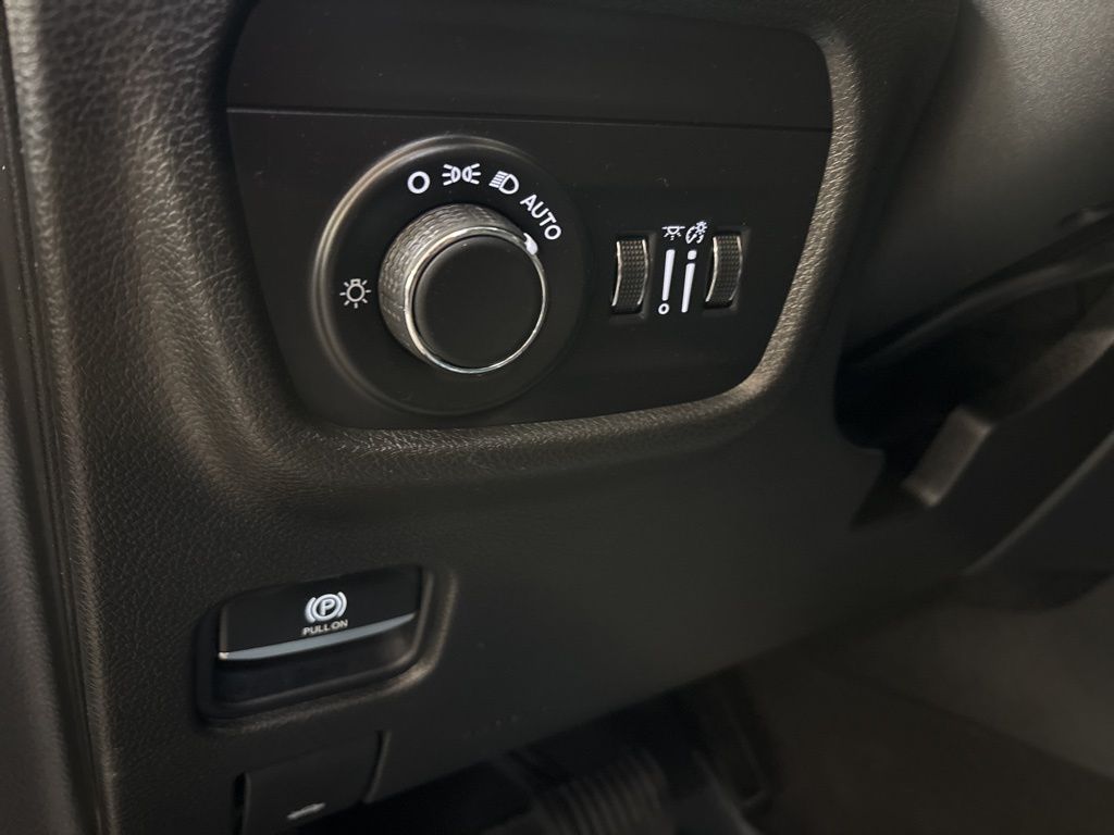 Thumbnail: 2021 Jeep Grand Cherokee L - 23