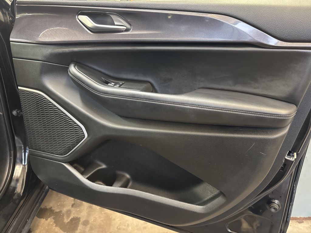 Thumbnail: 2021 Jeep Grand Cherokee L - 43