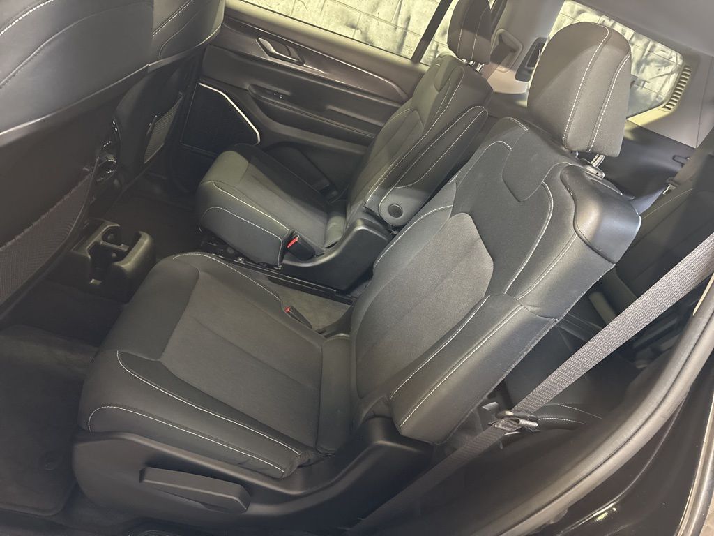 Thumbnail: 2021 Jeep Grand Cherokee L - 32